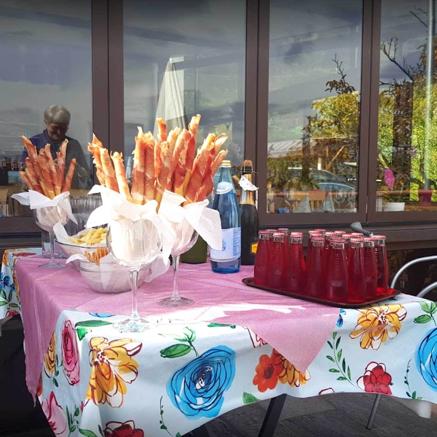 Ristorante tipico con terrazza panoramica a Caldaro